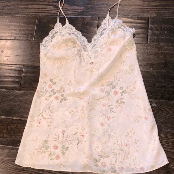 California Dynasty pink floral silky nightgown slip size large with lace detail - Picture 2 of 8